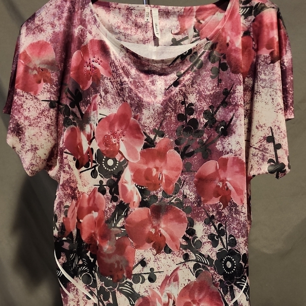Studio Y Pink Graphic Short Sleeve Blouse
